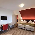 Neue Hoehe Szálloda 4*