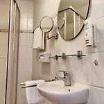 Szálloda Neue Hoehe Klingenberg