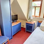 Szálloda Neue Hoehe Klingenberg