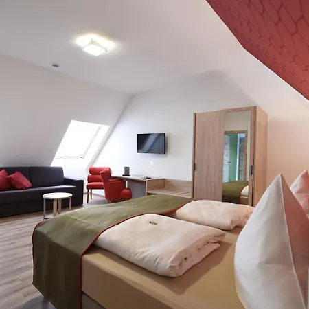 Neue Hoehe 호텔 4*