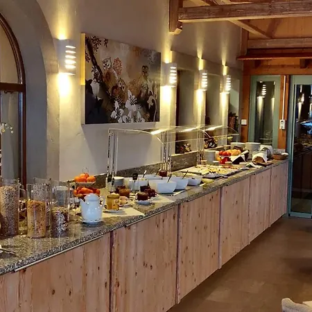 호텔 Neue Hoehe 4*