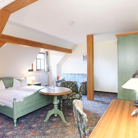 호텔 Neue Hoehe Klingenberg