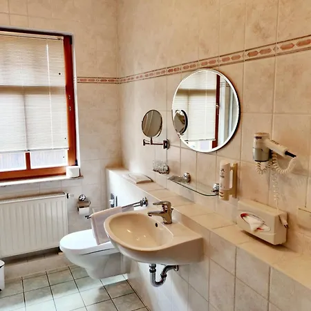 Hotel Neue Höhe 4*