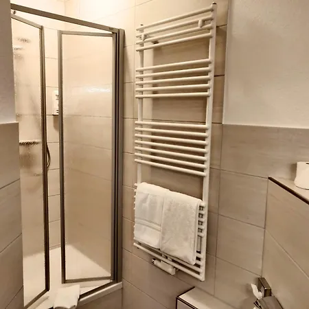 Hotell Neue Hohe Klingenberg