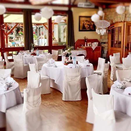 호텔 Neue Hoehe 4*