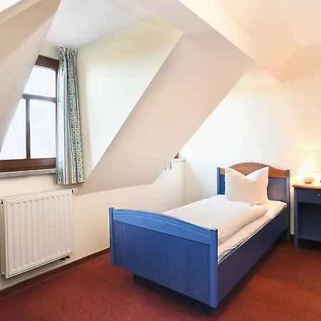 Hotel Neue Höhe 4*