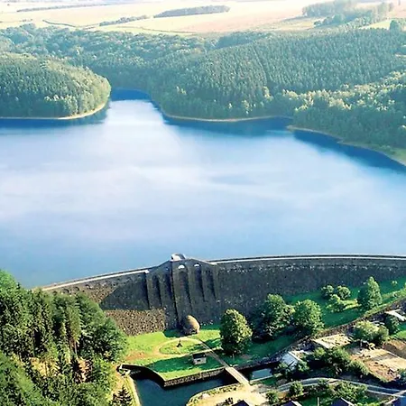 호텔 Neue Hoehe 4*