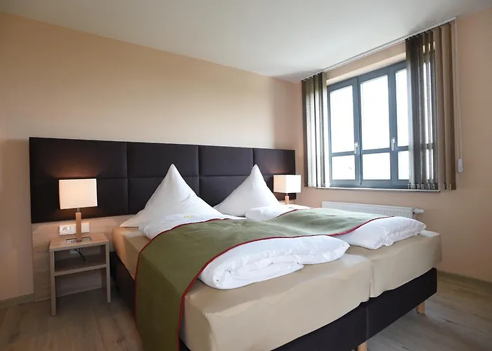 Neue Hoehe Hotel 4*
