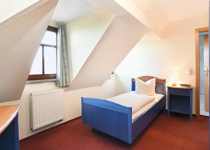 Hotel Neue Hoehe 4*